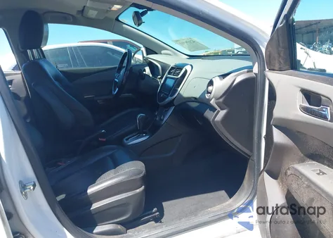 2017 Chevrolet Sonic Premier Auto из США, поврежденный, VIN 1G1JF5SB5H4101112